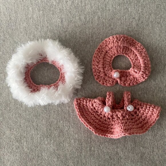 Handmade Crochet Cute Pink White Holiday Winter Outfit for 17cm Doll 3-Piece Set - Picture 5 of 5